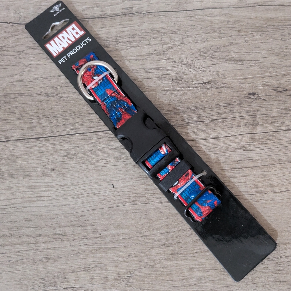 CCO 5 for $25 Marvel Spider-Man Red and Blue Pet Collar Size Small New!